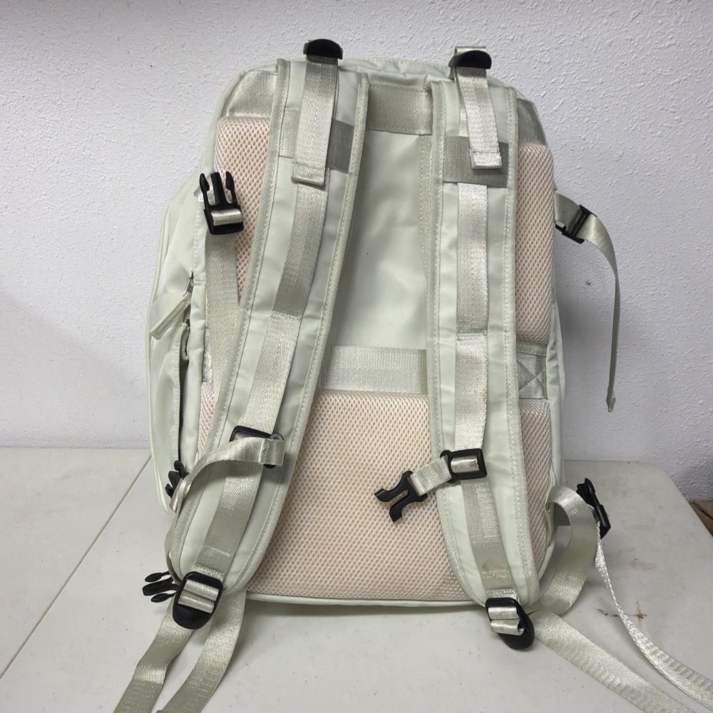 travel backpack Green Tint - Picture 3 of 3